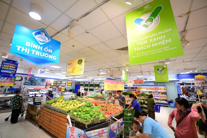Trước áp lực chi phí tăng, siêu thị đẩy mạnh khuyến mãi đến 50% để giữ giá Trước áp lực chi phí tăng, siêu thị đẩy mạnh khuyến mãi đến 50% để giữ giá