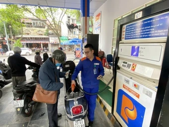 Từ 23h ngày 19/3: Giá xăng dầu bật tăng mạnh, cao nhất lên tới gần 9.000 đồng/lít