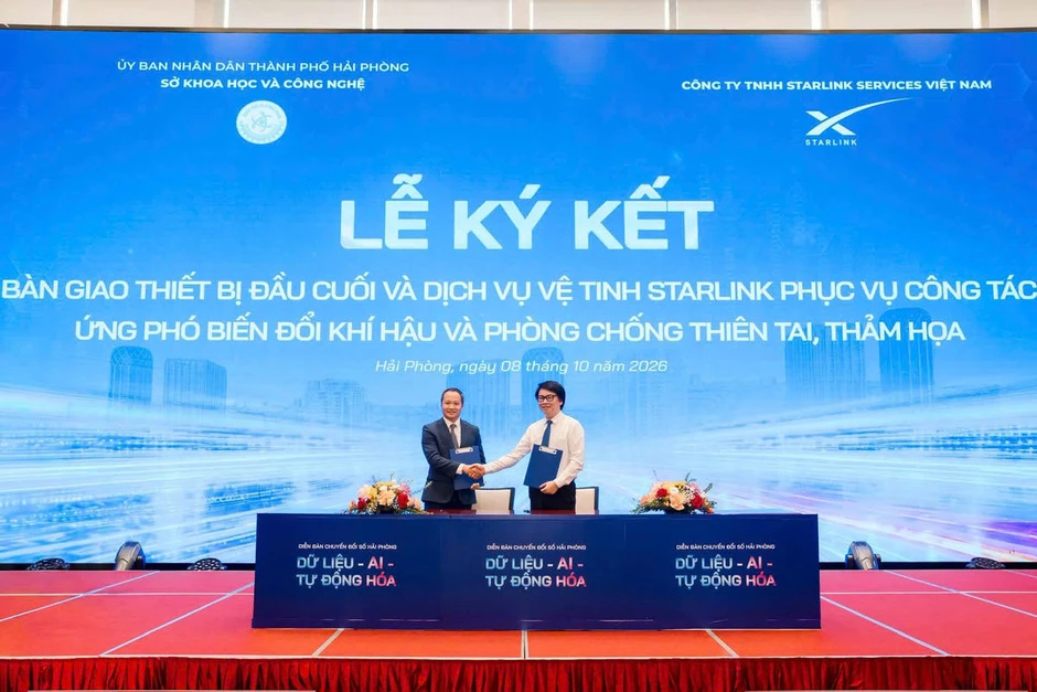 Tỷ phú Elon Musk chia sẻ hình ảnh triển khai Starlink tại đảo Hải Phòng Tỷ phú Elon Musk chia sẻ hình ảnh triển khai Starlink tại đảo Hải Phòng