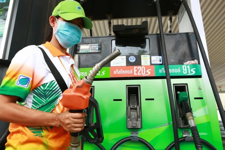 Ứng phó biến động xăng dầu: Nhiều quốc gia áp giá trần, tung gói hỗ trợ khủng Ứng phó biến động xăng dầu: Nhiều quốc gia áp giá trần, tung gói hỗ trợ khủng