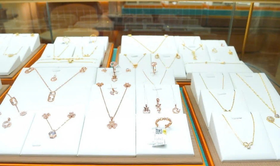 Vàng miếng SJC giảm 1 triệu đồng, người mua thận trọng tích trữ Vàng miếng SJC giảm 1 triệu đồng, người mua thận trọng tích trữ