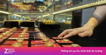 Vàng thế giới tăng mạnh, vì sao giá trong nước rơi thẳng đứng?