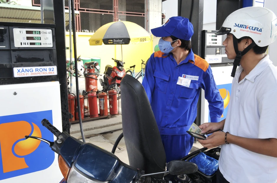 Vì sao cây xăng bán giới hạn xe máy 50.000 đồng/lượt, ô tô 500.000 đồng/lượt? Vì sao cây xăng bán giới hạn xe máy 50.000 đồng/lượt, ô tô 500.000 đồng/lượt?