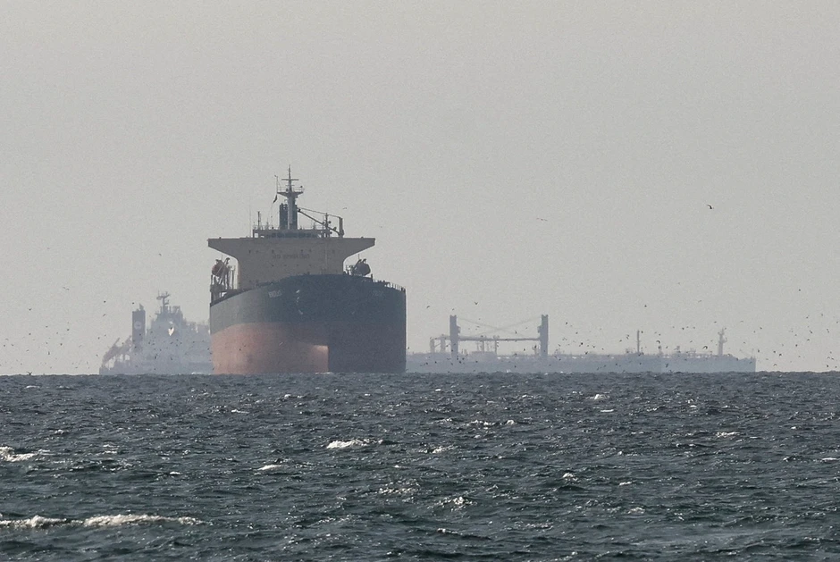 Vì sao eo biển Hormuz tắc nghẽn, cả thế giới phải chao đảo? Vì sao eo biển Hormuz tắc nghẽn, cả thế giới phải chao đảo?