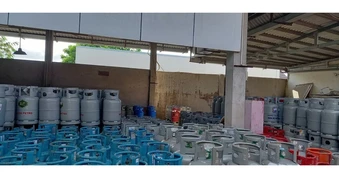 Vì sao giá xăng dầu giảm mạnh, giá gas vẫn ở mức cao?