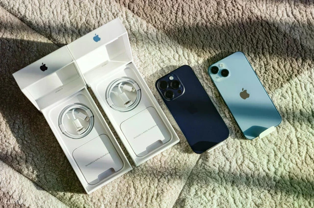 Vì sao iPhone ở Việt Nam phải bóc seal, kích hoạt ngay? iPhone nhanh hết pin vì tính năng ít người để ý Vì sao iPhone ở Việt Nam phải bóc seal, kích hoạt ngay? iPhone nhanh hết pin vì tính năng ít người để ý