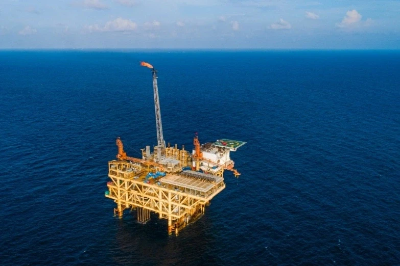 Việt Nam khai thác gần 25 triệu tấn dầu trong 3 năm qua Việt Nam khai thác gần 25 triệu tấn dầu trong 3 năm qua