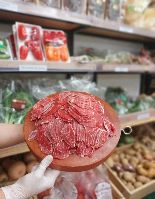 Việt Nam sở hữu một 'kho báu' giữa núi rừng Tây Bắc, giá hơn 1,2 triệu đồng/kg, chuẩn bị cạnh tranh Wagyu Việt Nam sở hữu một 'kho báu' giữa núi rừng Tây Bắc, giá hơn 1,2 triệu đồng/kg, chuẩn bị cạnh tranh Wagyu