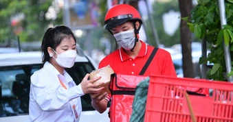 Viettel Post tăng phụ phí xăng dầu lên 10%, phí giao hàng thêm đắt