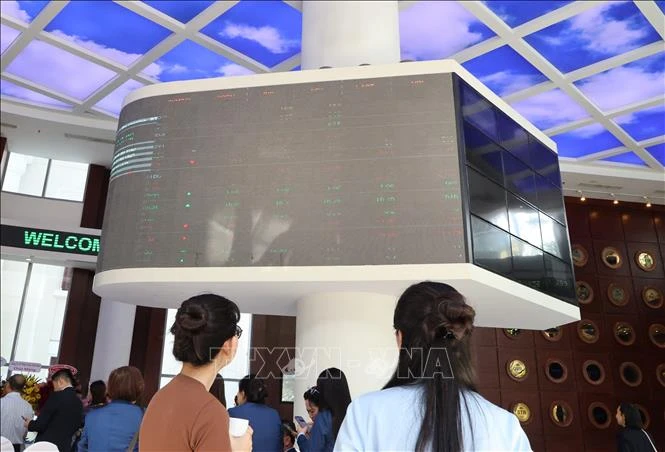 VN-Index lập đỉnh lịch sử, thị trường bước vào giai đoạn kiểm định VN-Index lập đỉnh lịch sử, thị trường bước vào giai đoạn kiểm định