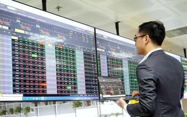 VN-Index mất hơn 13 điểm VN-Index mất hơn 13 điểm