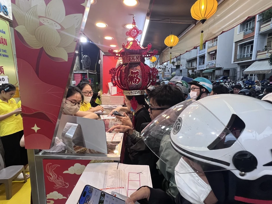 Vừa vào mùa, bánh Trung thu đã có nơi mua 1 được 4 Vừa vào mùa, bánh Trung thu đã có nơi mua 1 được 4