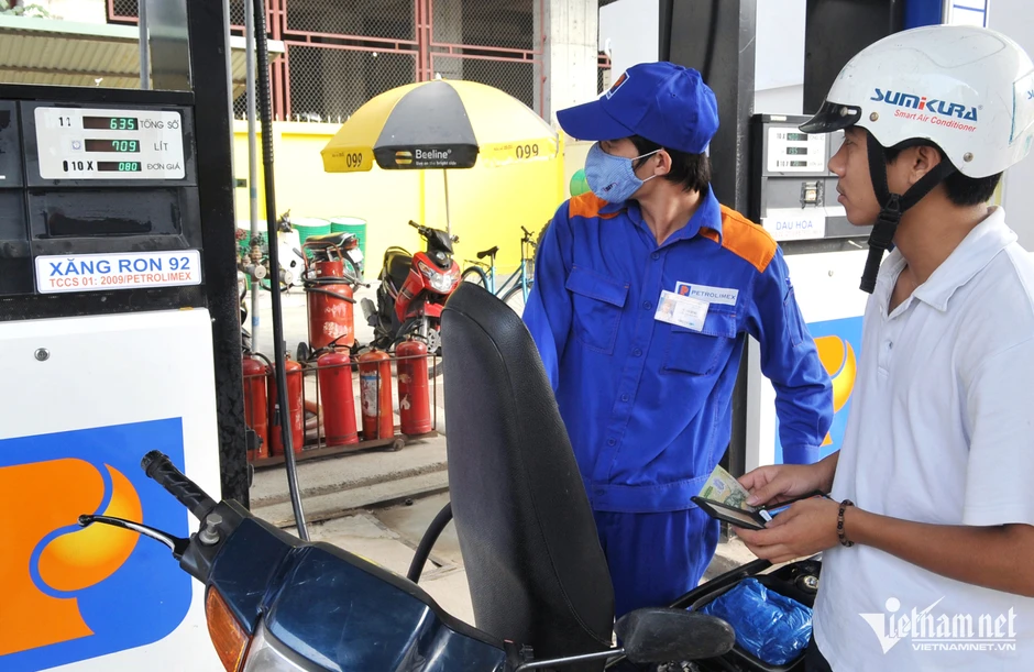 Xả mạnh quỹ bình ổn 4.000-5.000 đồng/lít, Bộ Công Thương nói rõ lý do giá xăng dầu vẫn tăng Xả mạnh quỹ bình ổn 4.000-5.000 đồng/lít, Bộ Công Thương nói rõ lý do giá xăng dầu vẫn tăng