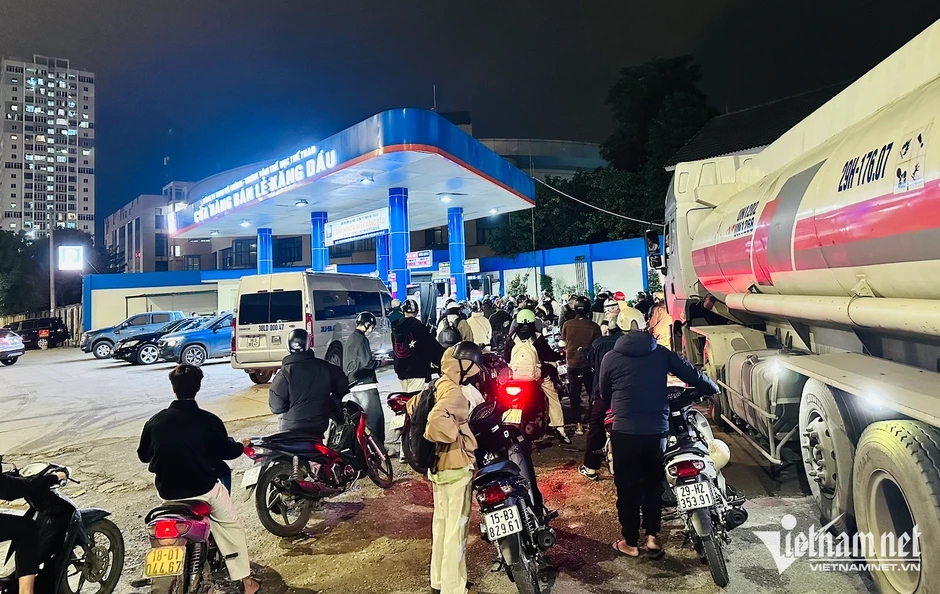 Xăng dầu biến động, Bộ Công Thương gợi ý khuyến khích dùng xe điện, làm việc online Xăng dầu biến động, Bộ Công Thương gợi ý khuyến khích dùng xe điện, làm việc online