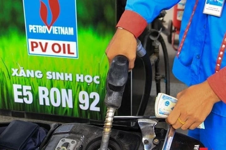 Xăng E10 đã xuất hiện, xăng E5 có còn được bán?
