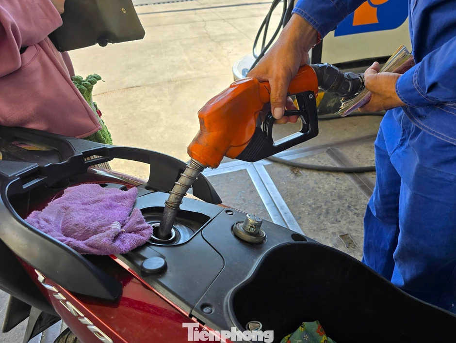 Xăng E10 'phủ' khắp nước, dầu sinh học bắt buộc sử dụng chưa?