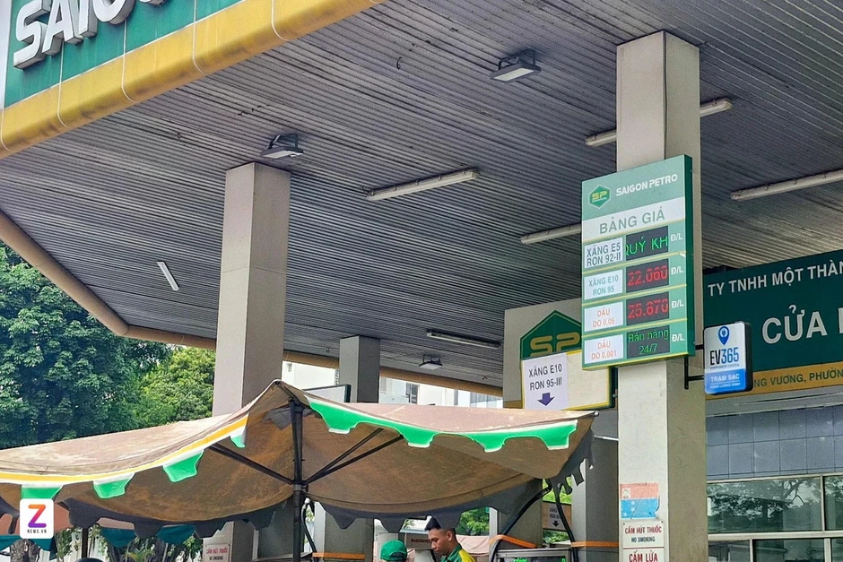 Xăng E5 được lùng mua