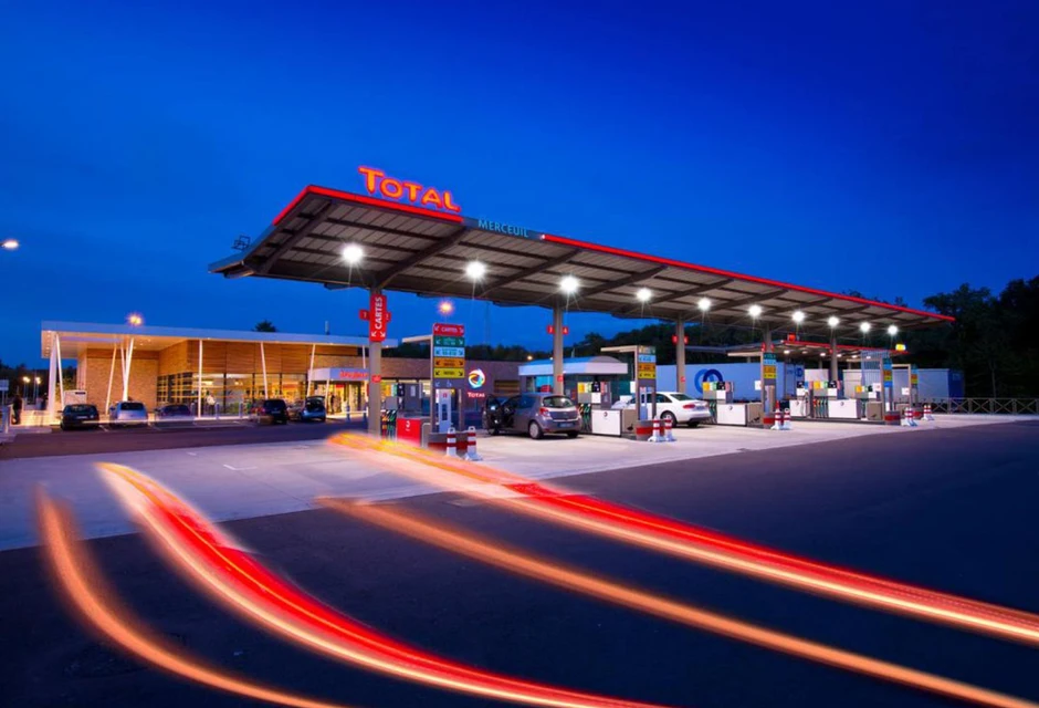 Xăng E85 rẻ hơn đáng kể, nhiều chủ xe ở Pháp từ bỏ xăng truyền thống Xăng E85 rẻ hơn đáng kể, nhiều chủ xe ở Pháp từ bỏ xăng truyền thống