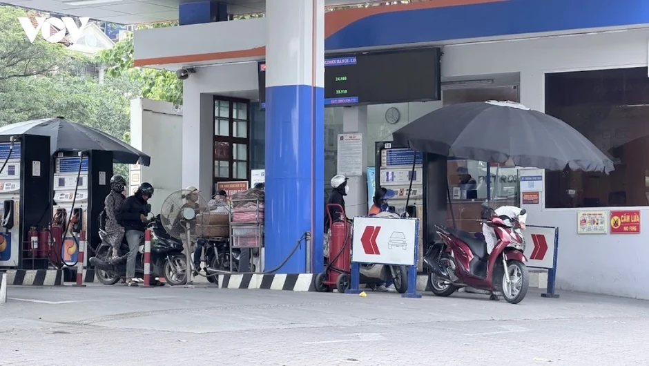 Xăng sinh học E10 bán toàn quốc, ở Hà Nội rất ít cửa hàng có xăng E5 Xăng sinh học E10 bán toàn quốc, ở Hà Nội rất ít cửa hàng có xăng E5