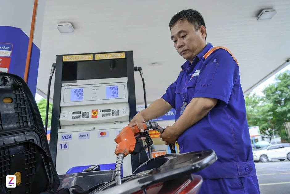 Yêu cầu Bộ Công Thương rà soát toàn diện việc bán xăng E10 toàn quốc Yêu cầu Bộ Công Thương rà soát toàn diện việc bán xăng E10 toàn quốc