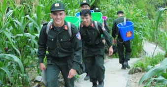 “Con đường Đoàn kết” nối những cột mốc nơi biên cương