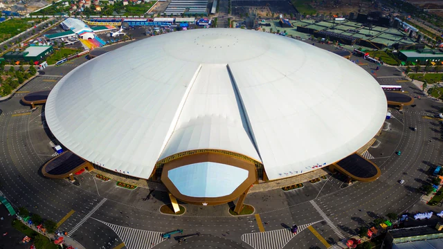 “Cơn lốc” tuyển dụng chưa từng có từ tỷ phú Phạm Nhật Vượng: Thợ xây, sơn, ốp lát... lương tới 41 triệu đồng/tháng, đã có 120.000 công nhân vẫn tuyển thêm 80.000 người nữa “Cơn lốc” tuyển dụng chưa từng có từ tỷ phú Phạm Nhật Vượng: Thợ xây, sơn, ốp lát... lương tới 41 triệu đồng/tháng, đã có 120.000 công nhân vẫn tuyển thêm 80.000 người nữa