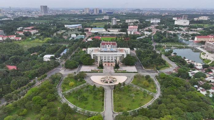 “Không thể chậm mãi” với dự án Đại học Quốc gia TPHCM “Không thể chậm mãi” với dự án Đại học Quốc gia TPHCM