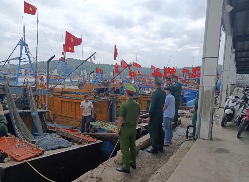 “Lá chắn thép” bảo vệ bầu cử nơi biên cương, biển đảo tại miền Trung