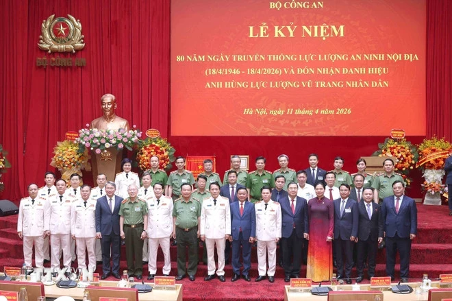 ‘Lá chắn thép’ Cục An ninh nội địa đón nhận danh hiệu Anh hùng ‘Lá chắn thép’ Cục An ninh nội địa đón nhận danh hiệu Anh hùng
