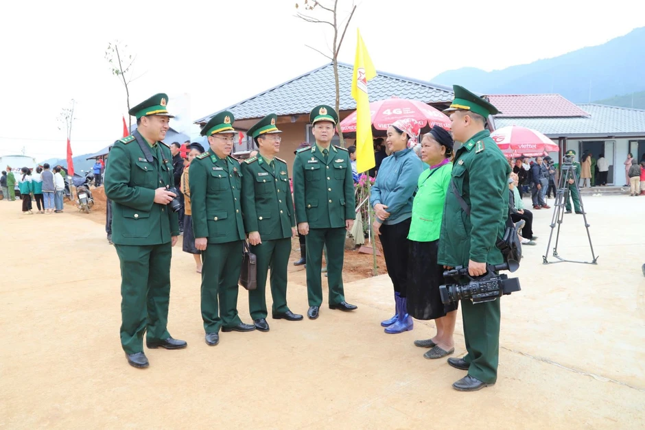 ‘Mắt sáng, lòng trong’ soi chiếu nhịp đập thời đại ‘Mắt sáng, lòng trong’ soi chiếu nhịp đập thời đại