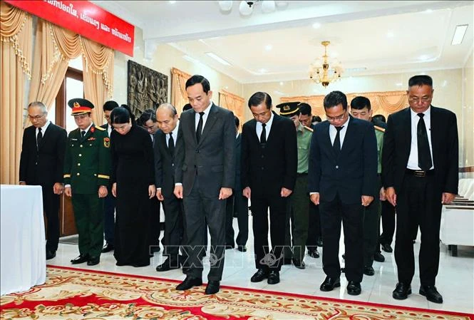  Lãnh đạo Thành phố Hồ Chí Minh viếng đồng chí Xaysomphone Phomvihane