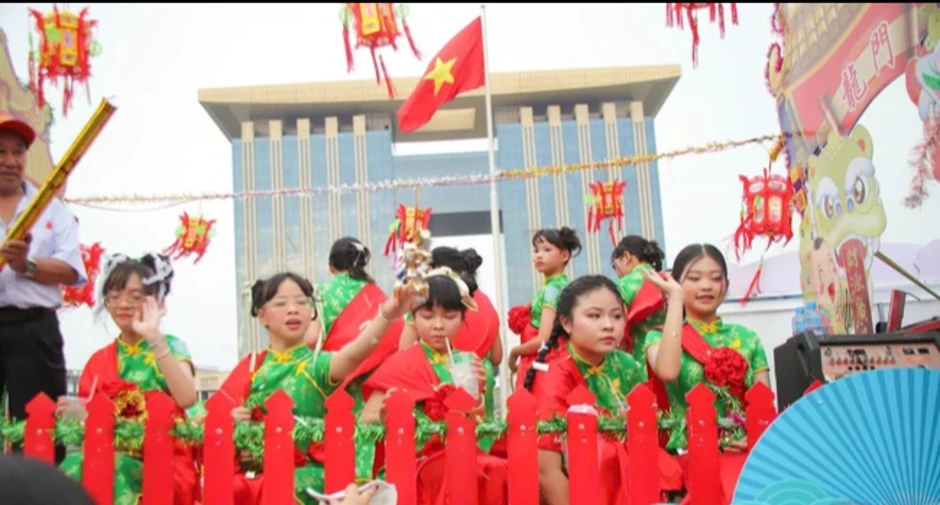 "Biển người" dự lễ rước Cộ Bà Thiên Hậu lớn nhất Đông Nam Bộ "Biển người" dự lễ rước Cộ Bà Thiên Hậu lớn nhất Đông Nam Bộ