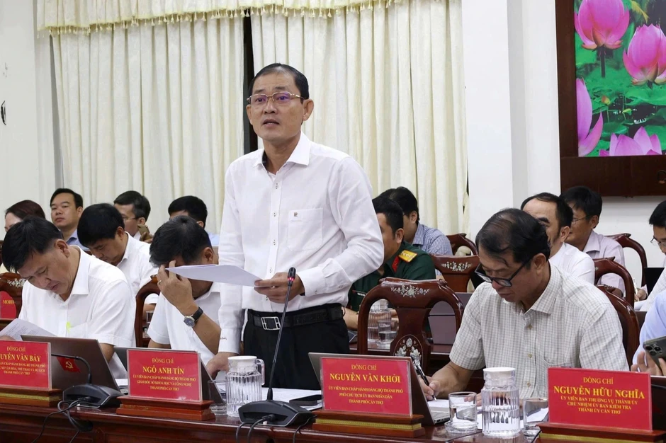 "Cán bộ phải nâng cao chuyên môn, tránh hỏi nhiều nơi, mất thời gian" "Cán bộ phải nâng cao chuyên môn, tránh hỏi nhiều nơi, mất thời gian"