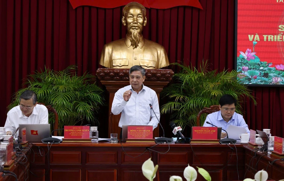 "Cán bộ phải nâng cao chuyên môn, tránh hỏi nhiều nơi, mất thời gian" "Cán bộ phải nâng cao chuyên môn, tránh hỏi nhiều nơi, mất thời gian"