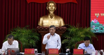 "Cán bộ phải nâng cao chuyên môn, tránh hỏi nhiều nơi, mất thời gian"