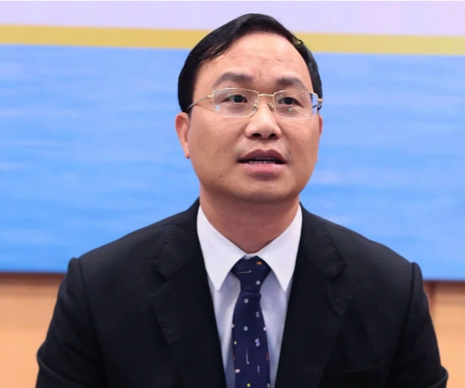 "Hà Nội không thể để nhà khoa học vừa nghiên cứu, vừa phải lo về đón con" "Hà Nội không thể để nhà khoa học vừa nghiên cứu, vừa phải lo về đón con"