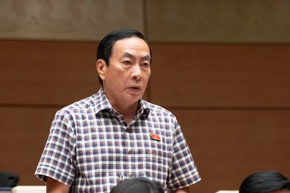"Người dân cần biết đường chạy lũ, không cần thông số xả hồ" "Người dân cần biết đường chạy lũ, không cần thông số xả hồ"