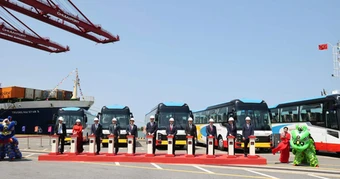 "Sếu đầu đàn" tăng tốc, dẫn nhịp tăng trưởng