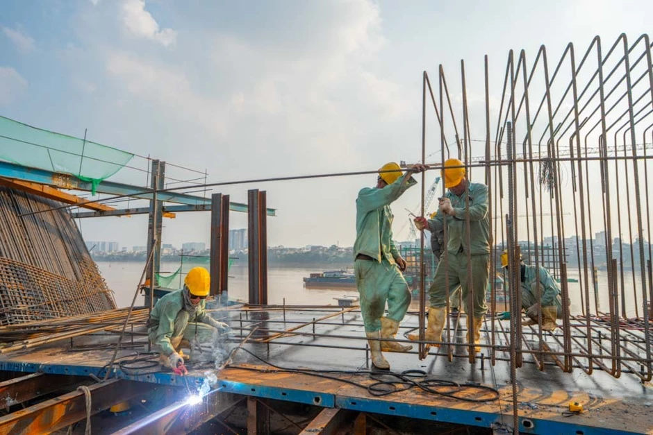 "Siêu cầu" vượt sông Hồng hơn 16.000 tỷ đồng đạt tiến độ “thần tốc”, dựng vòm thép vô cực sau 8 tháng "Siêu cầu" vượt sông Hồng hơn 16.000 tỷ đồng đạt tiến độ “thần tốc”, dựng vòm thép vô cực sau 8 tháng
