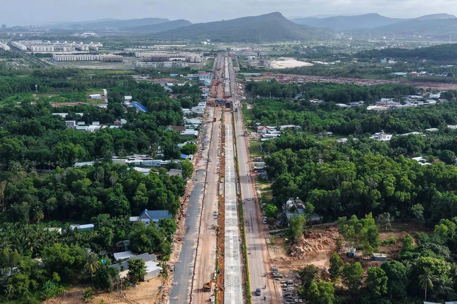 ‘Thần tốc’ thi công tuyến tàu điện đầu tiên tại Phú Quốc ‘Thần tốc’ thi công tuyến tàu điện đầu tiên tại Phú Quốc