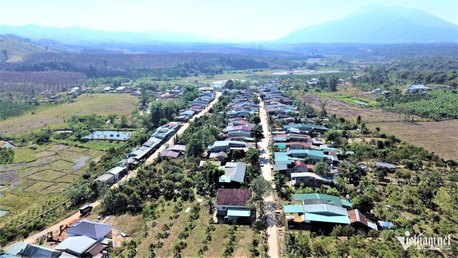 10 năm trước còn đi làm thuê, nay sở hữu vườn sầu riêng thu tiền tỷ mỗi năm 10 năm trước còn đi làm thuê, nay sở hữu vườn sầu riêng thu tiền tỷ mỗi năm