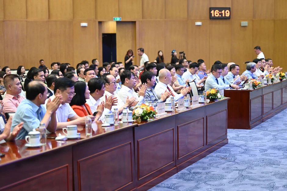 10 quy tắc sử dụng AI trong hoạt động báo chí 10 quy tắc sử dụng AI trong hoạt động báo chí