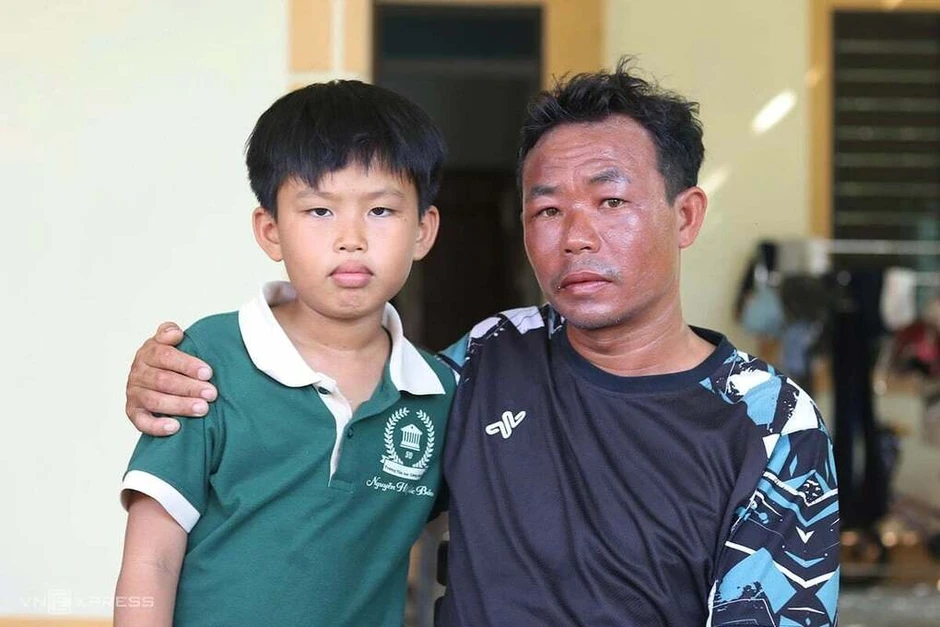 10 tiếng bơi tìm đường sống của người đàn ông cào nghêu