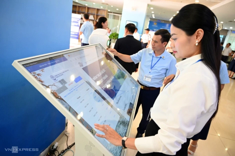 11% người dân gặp công chức phiền hà khi làm thủ tục hành chính 11% người dân gặp công chức phiền hà khi làm thủ tục hành chính