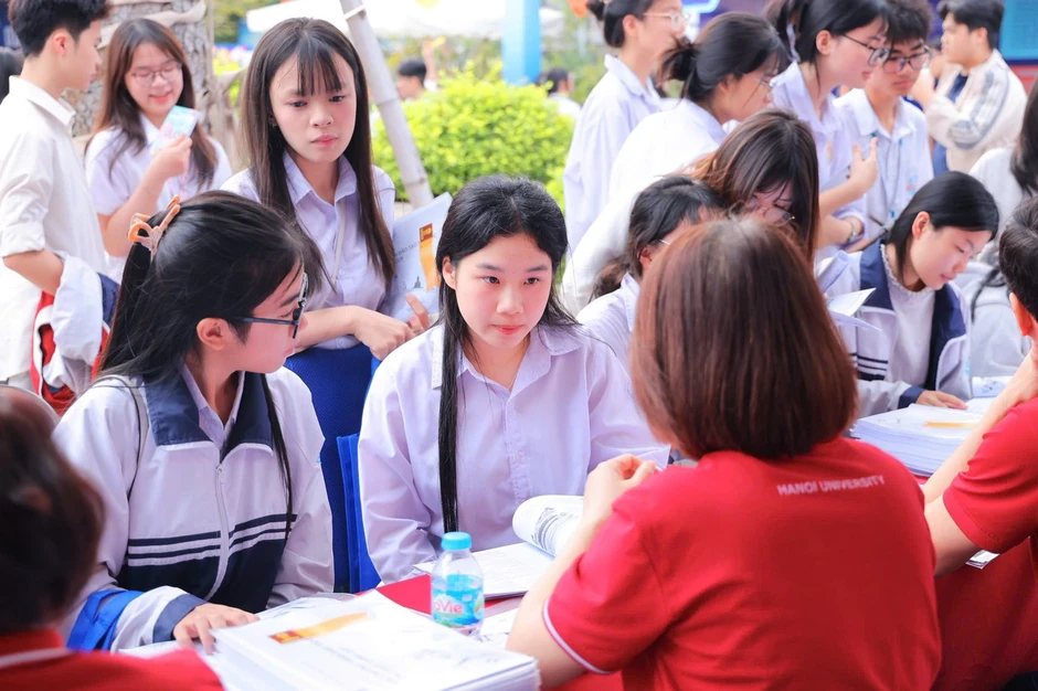 147 Thí sinh bị lọai hồ sơ tại trường Đại học Hà Nội gây Bất ngờ cho nhiều người 147 Thí sinh bị lọai hồ sơ tại trường Đại học Hà Nội gây Bất ngờ cho nhiều người