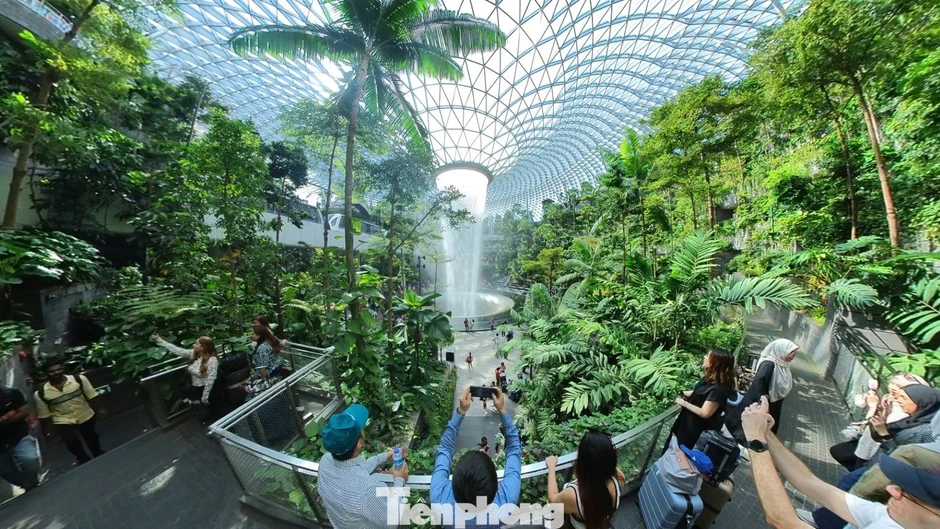 16 tỉ USD làm sân bay Long Thành: Nhìn vào đẳng cấp Changi, Incheon và tham vọng Bắc Kinh 16 tỉ USD làm sân bay Long Thành: Nhìn vào đẳng cấp Changi, Incheon và tham vọng Bắc Kinh