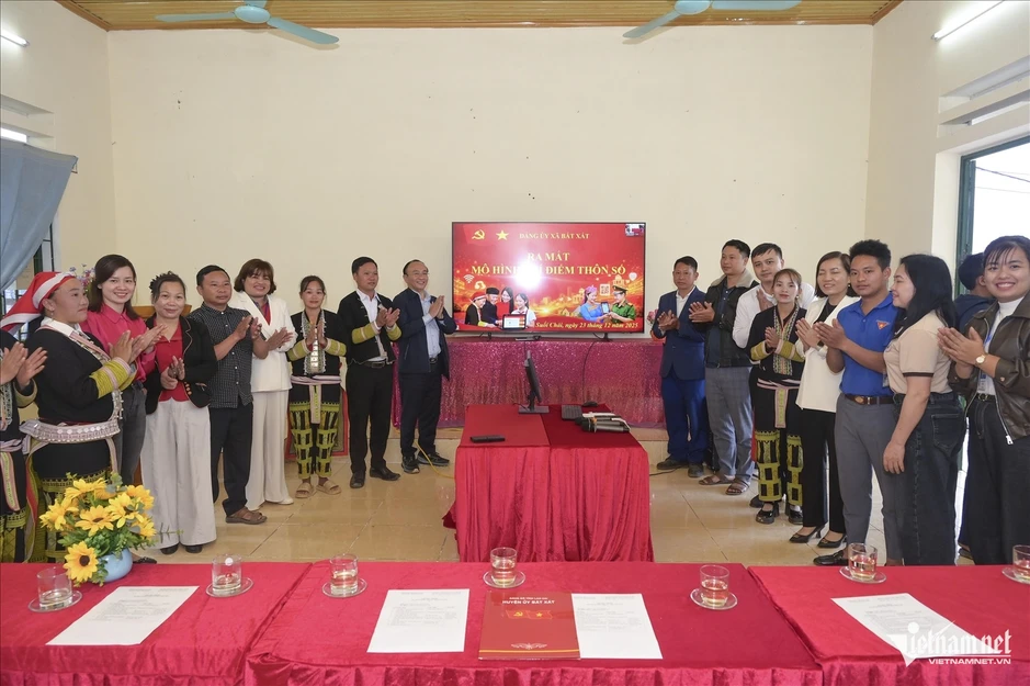 20 km đường núi cheo leo hóa gần nhờ 'Thôn số' 20 km đường núi cheo leo hóa gần nhờ 'Thôn số'