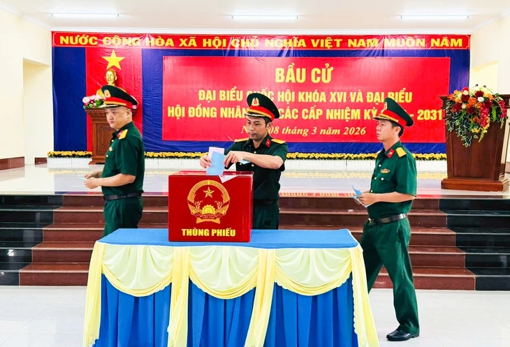 2.100 cử tri Thổ Châu đi bầu cử sớm 2.100 cử tri Thổ Châu đi bầu cử sớm