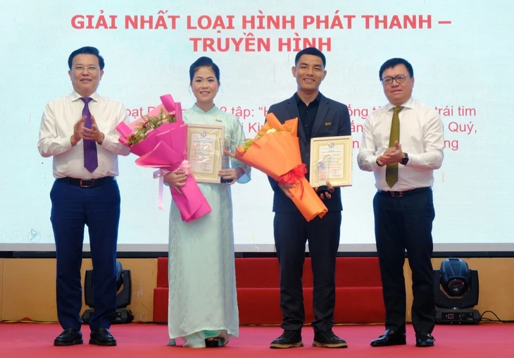 22 tác phẩm được trao Giải Báo chí khu vực Nam Bộ lần I - 2026 22 tác phẩm được trao Giải Báo chí khu vực Nam Bộ lần I - 2026