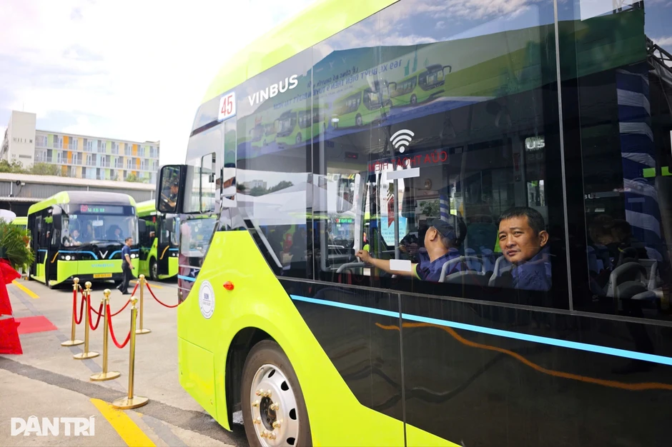 25 tuyến buýt ở TPHCM chuyển sang chạy xe điện từ ngày 1/3 25 tuyến buýt ở TPHCM chuyển sang chạy xe điện từ ngày 1/3